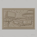 Fichier CNC & impression 3D scène drive-in rétro avec voitures vintage, panneau publicitaire et kiosque, haute qualité relief STL