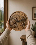 CNC-Datei Fischeruhr – Flachrelief Barsch und See für Holzskulptur, rustikale Wanddekoration Angeln STL